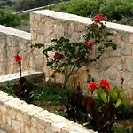 Lagoon View - Adults Only דירה