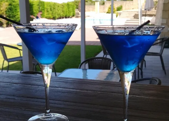 Lagoon View - Adults Only *