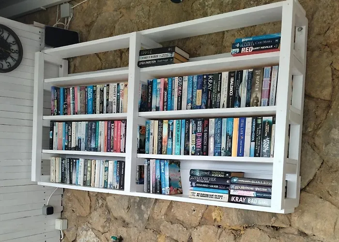 Lagoon View - Adults Only Apartment