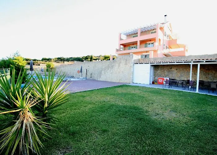 Lagoon View - Adults Only *