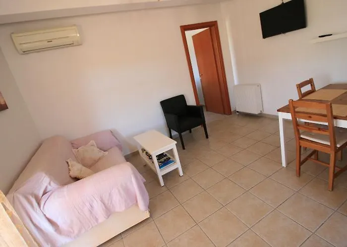 Lagoon View - Adults Only Apartment